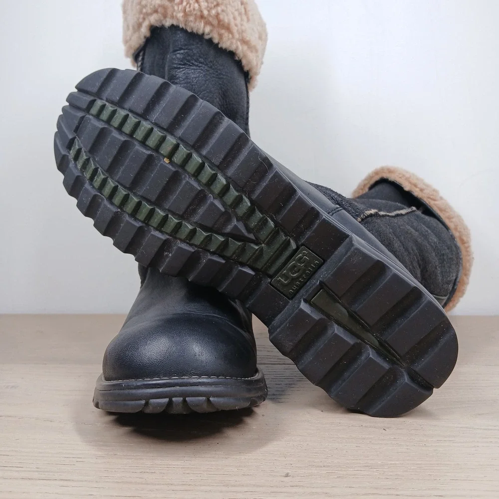 UGG Tall Winter Boots Womens 8 Black Leather Shearling Fur Lined Cozy Snow